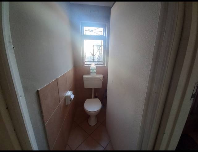 6 BEDROOM HOUSE FOR SALE IN WOODLANDS
